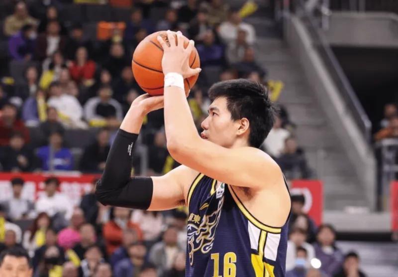 爱体育体育最新地址-广东大胜同曦！焦泊乔暴走，三外集体打铁，郭昊文哑火！