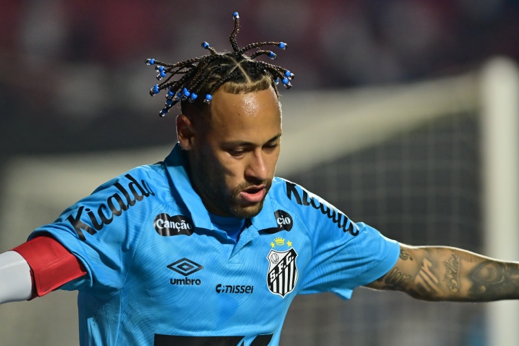 记者：33岁内马尔与桑托斯续约至2026年12月